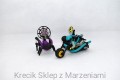 8233_2.JPG